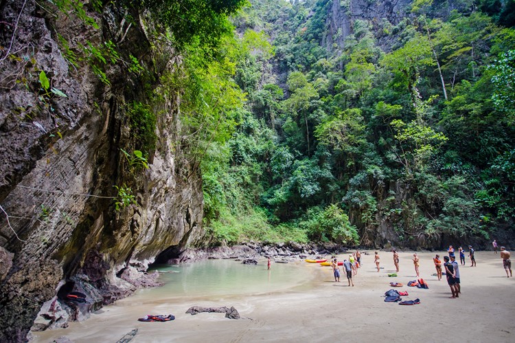 De Emerald Cave (Morakot Cave) op Koh Muk - Thailand